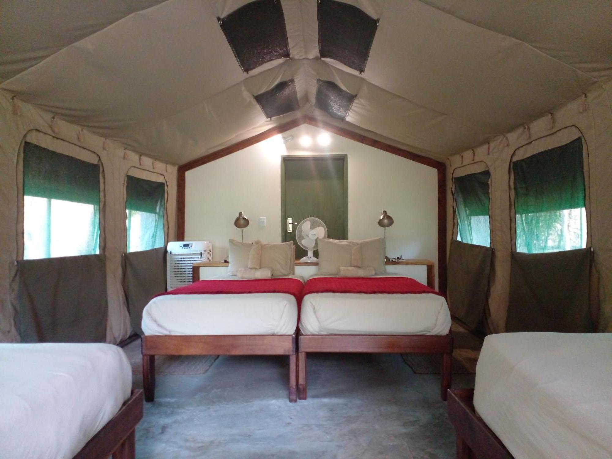 Zambezi Mubala Camp Hotel Katima Mulilo Bilik gambar